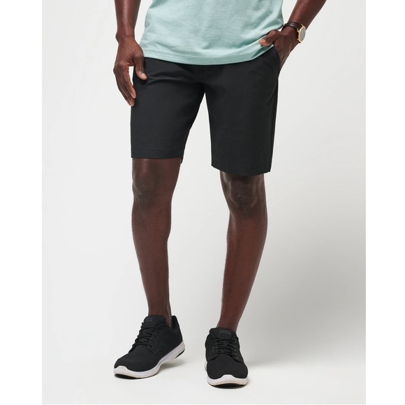 Travis Mathew Men’s Beck Shorts in Black Size 32 Waist - Picture 1 of 11